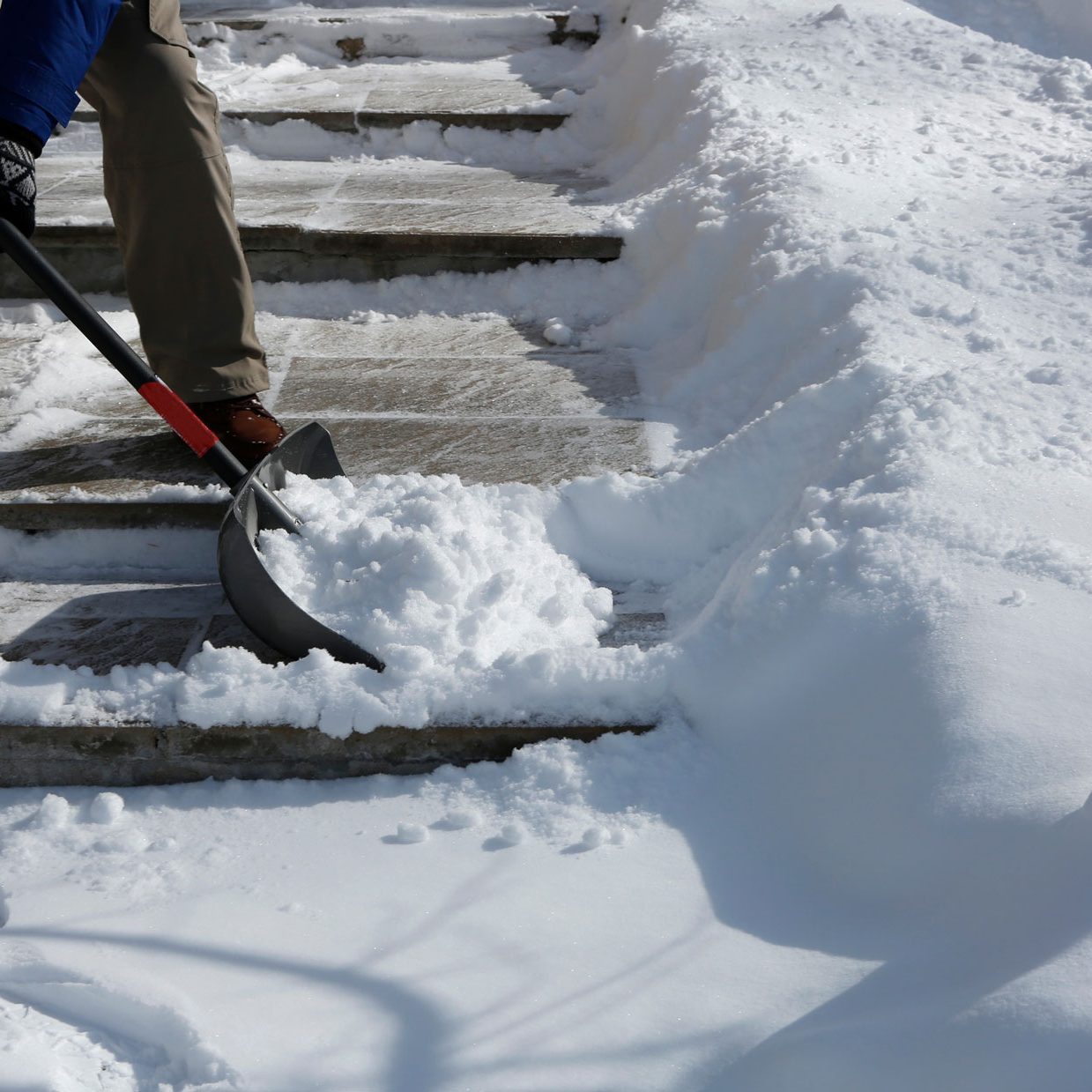 Bedrock-Snow-Removal-Shoveling_78842342