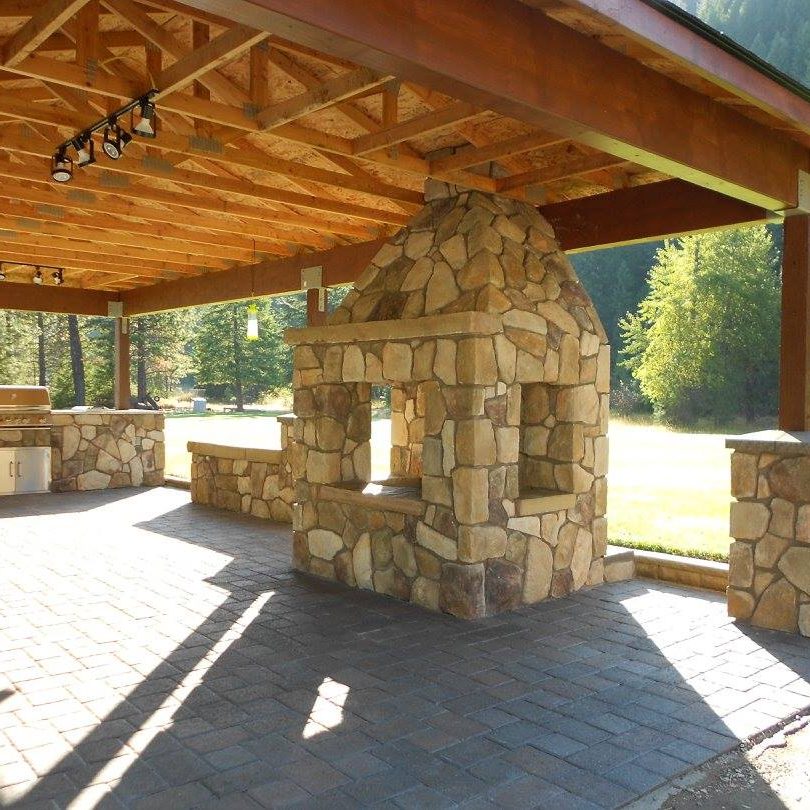 Outdoor Kitchen and Fireplace11